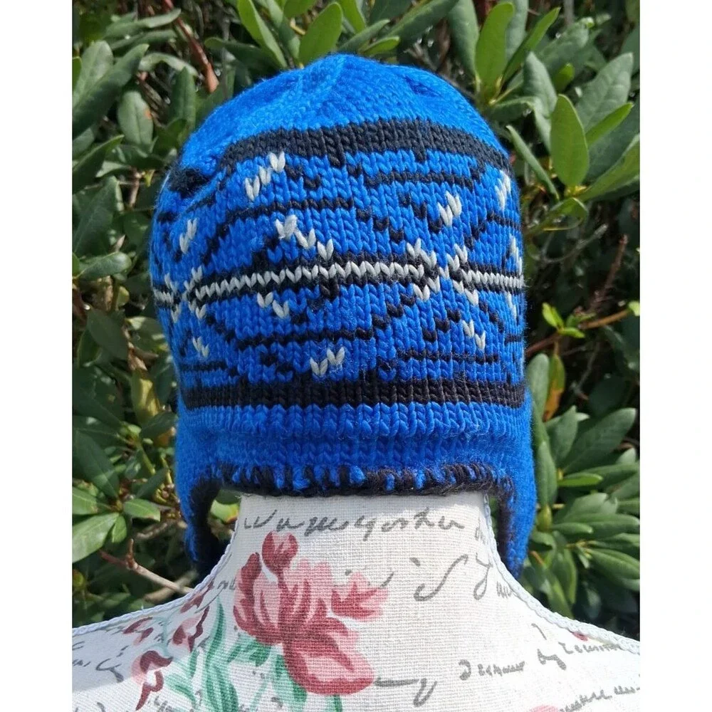 Columbia blue knitted